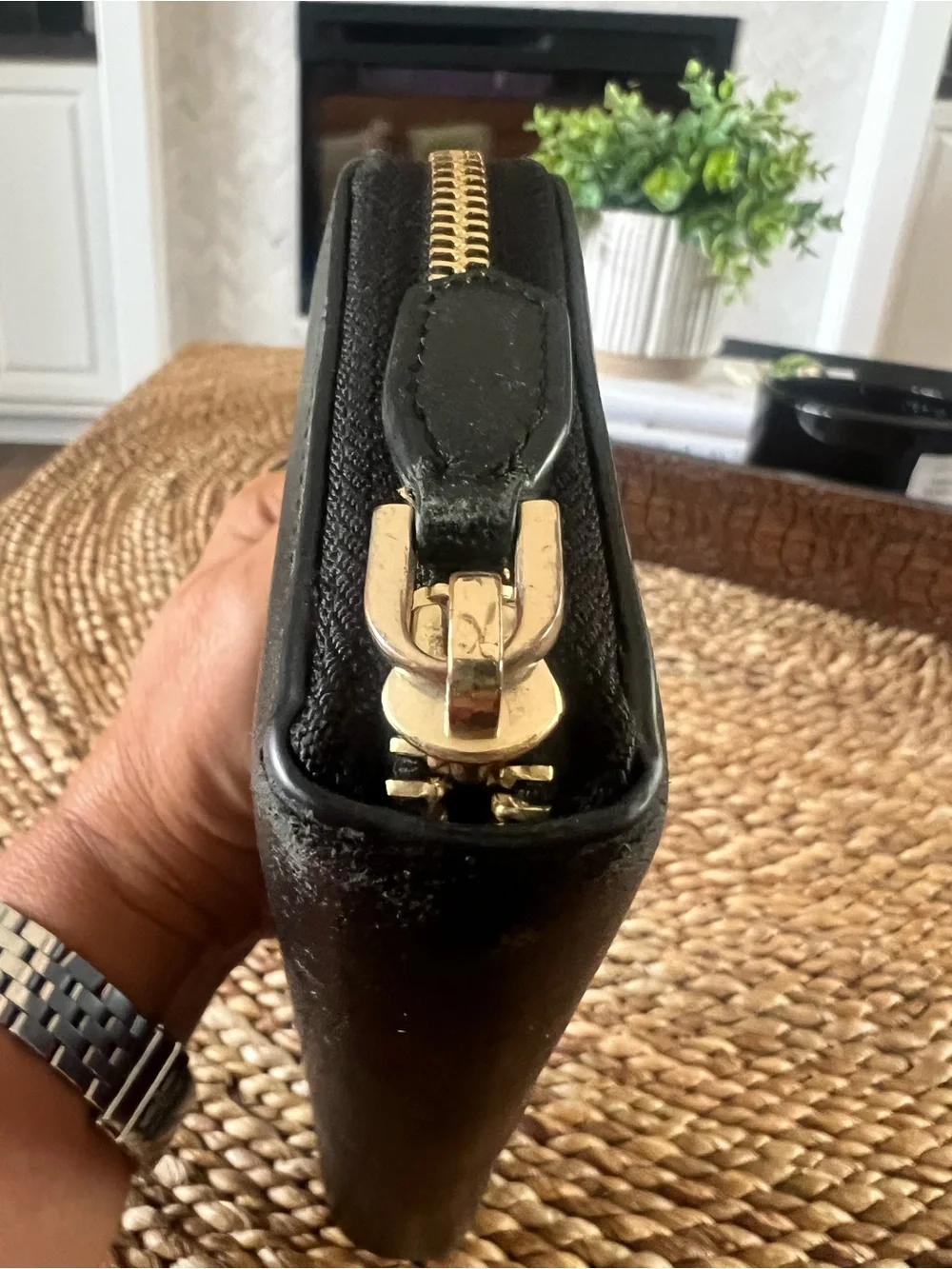 Valentino by Mario Valentino Black Leather Zip Continental Wallet